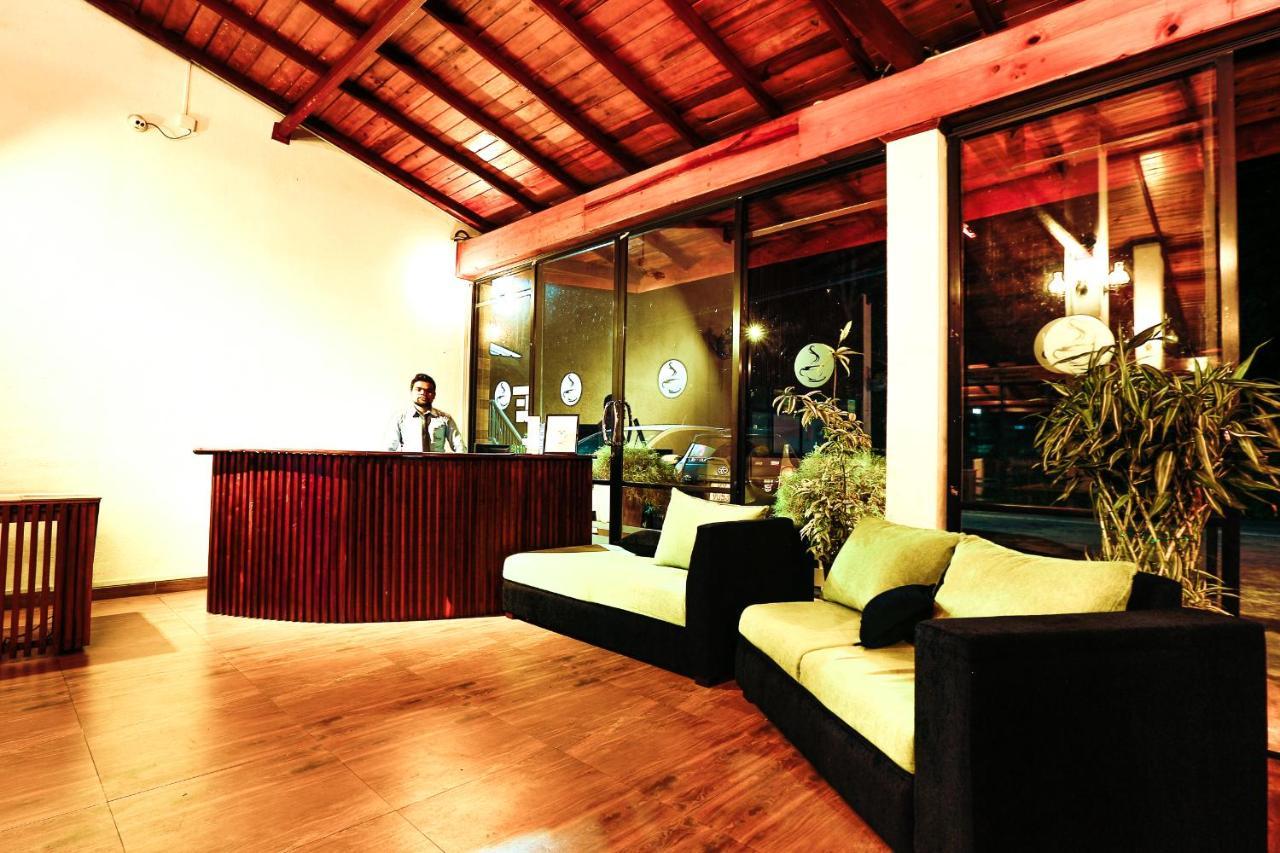 רמבודה Thuruliya Hotel מראה חיצוני תמונה