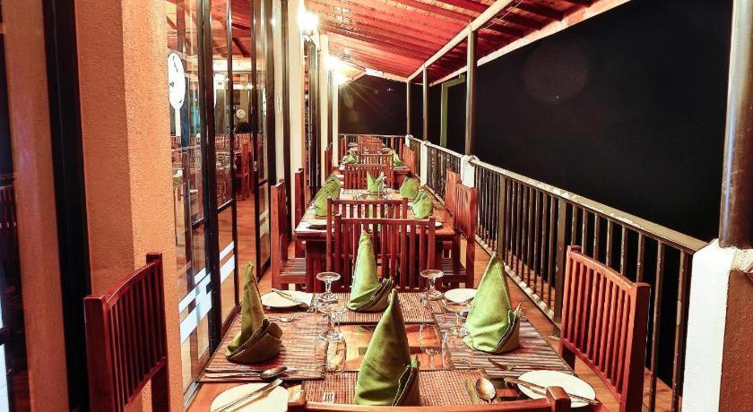 רמבודה Thuruliya Hotel מראה חיצוני תמונה