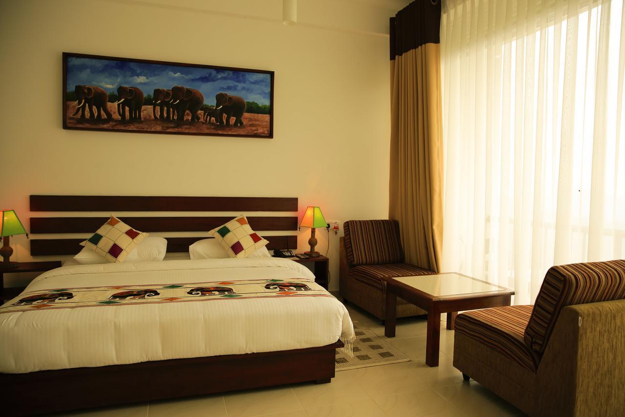רמבודה Thuruliya Hotel מראה חיצוני תמונה