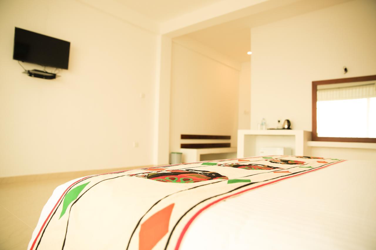 רמבודה Thuruliya Hotel מראה חיצוני תמונה